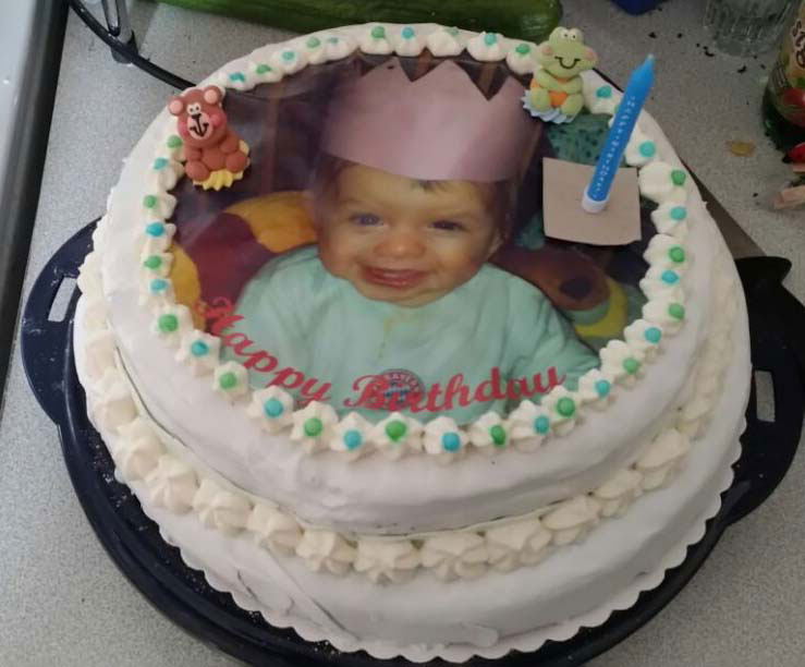 Frau Jessica Meinecke präsentierte dieses Tortenfoto zum Geburtstag ihrer Tochter